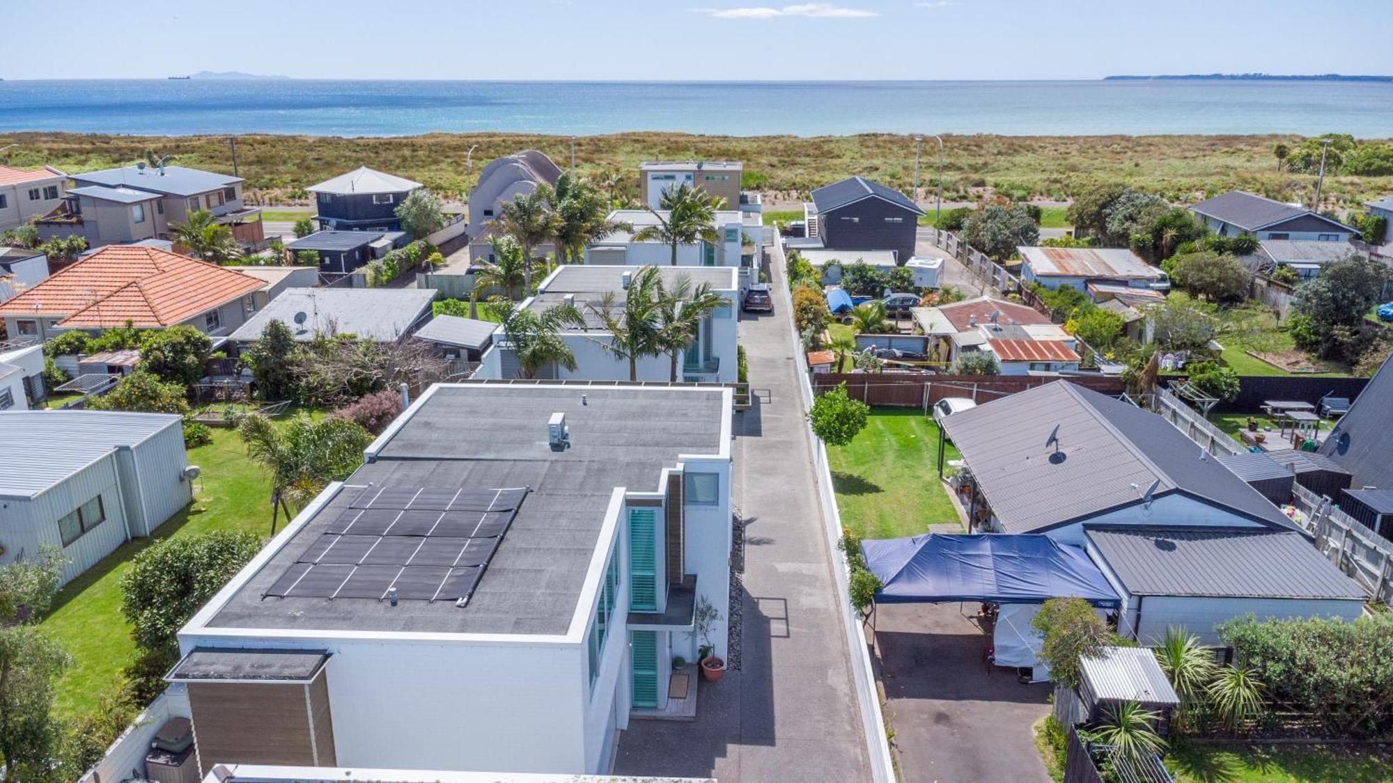 Beachside Retreat With Private Pool Papamoa Exterior foto